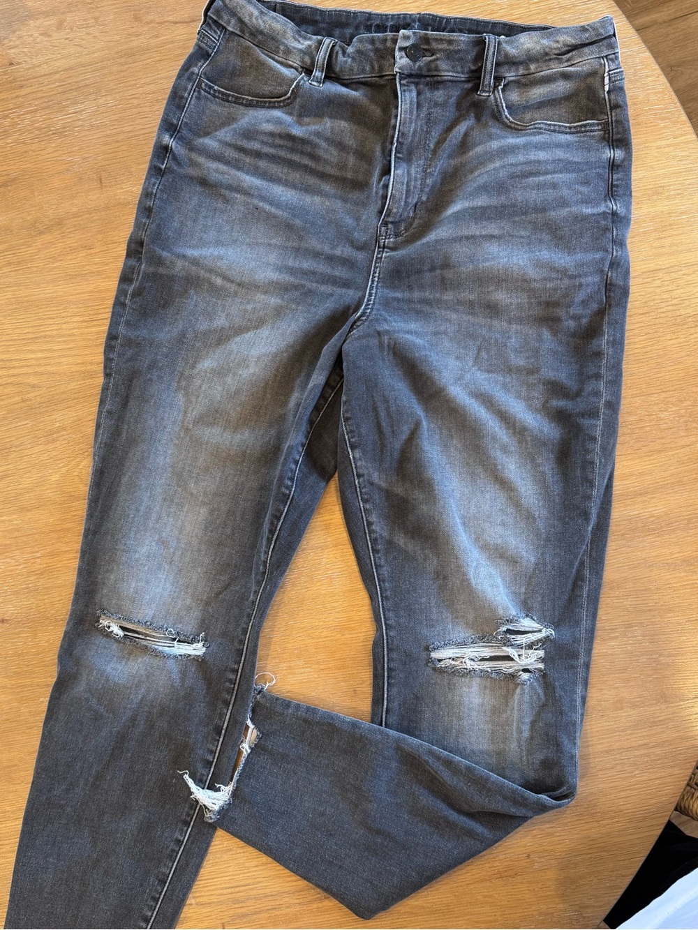 American Eagle Women’s Distressed High-Rise Skinny Black Jeans